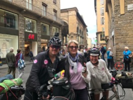 A lady we keep meeting, first in Montepino then in Florence!